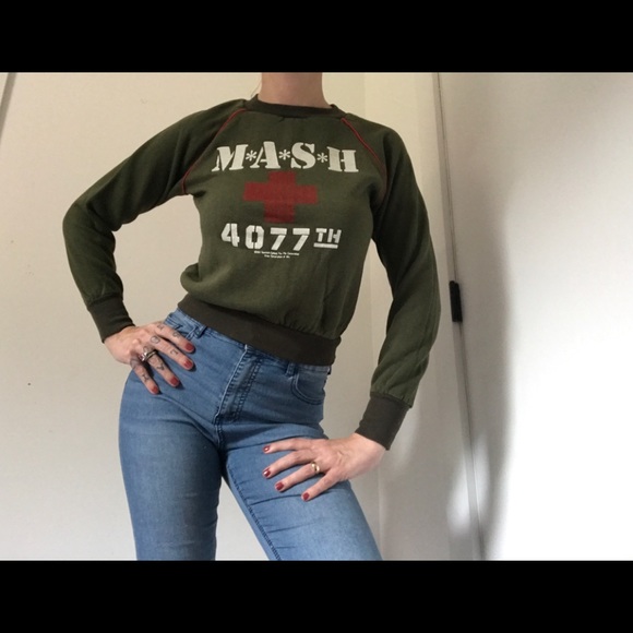 Vintage Tops - MASH Vintage 1981 Sweatshirt MASH the show RARE